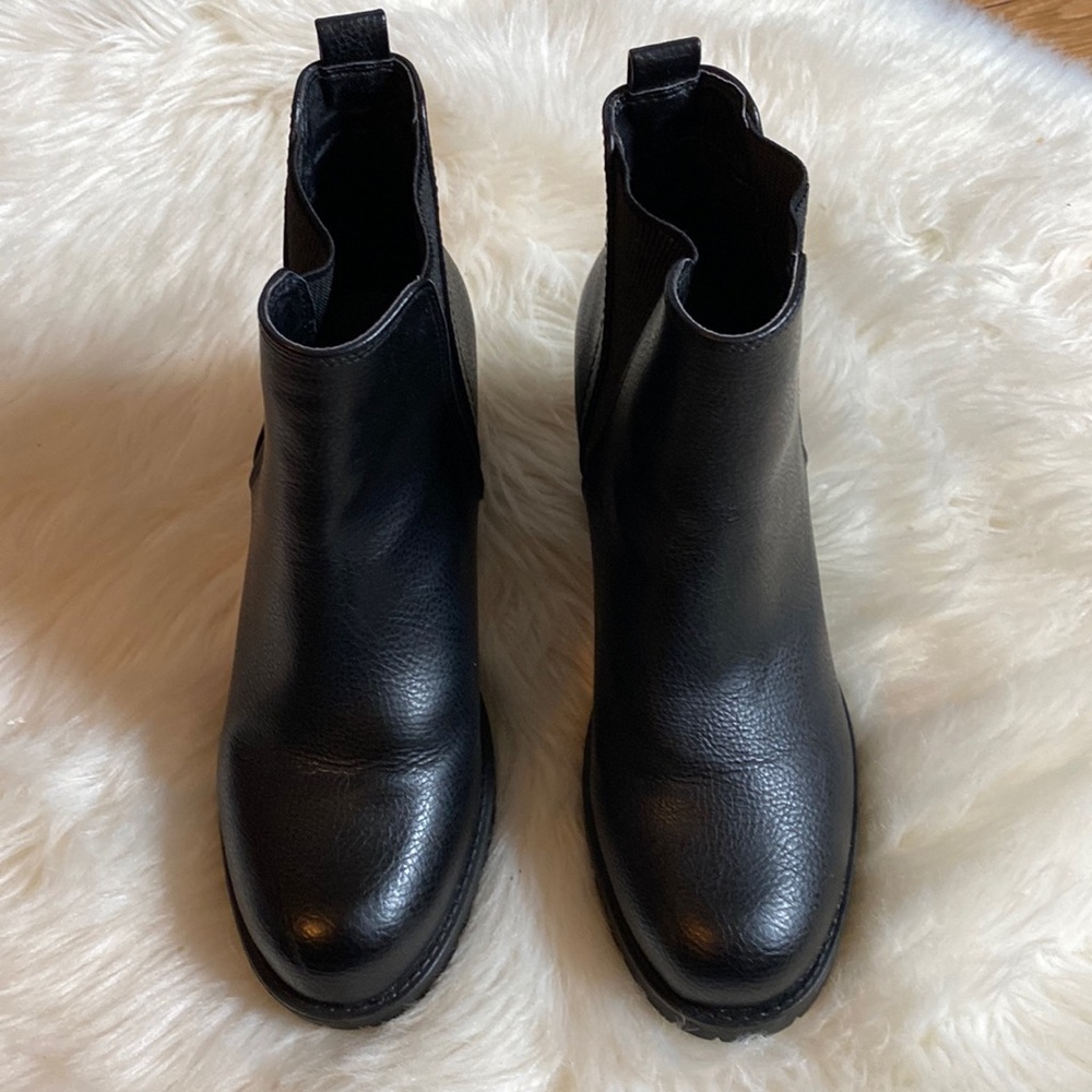 Mia Black pull on boots, size 8
